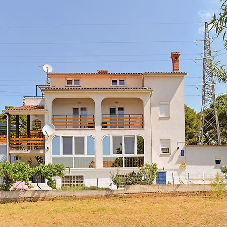 Apartments Dino 1374 プーラ エクステリア 写真