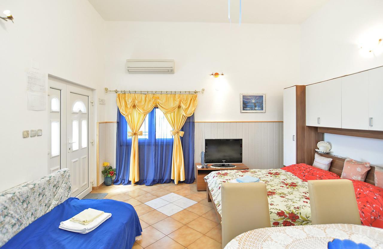 Apartments Dino 1374 プーラ エクステリア 写真