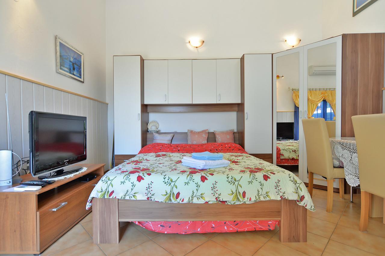 Apartments Dino 1374 プーラ エクステリア 写真